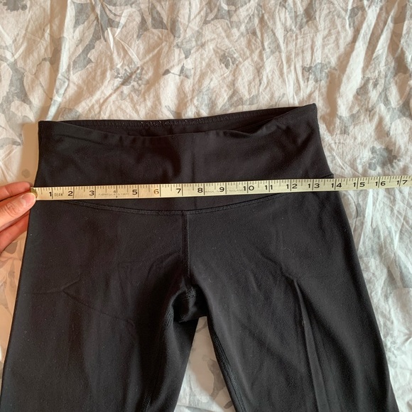 Lululemon 21” Cropped Leggings (US 6) - Picture 6 of 10